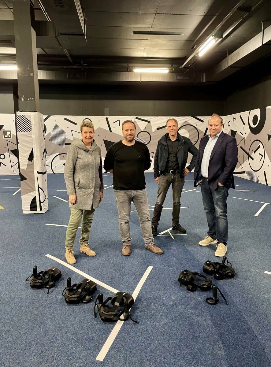 Gruppenfoto bei der Firma Virtual Discovery in Interlaken