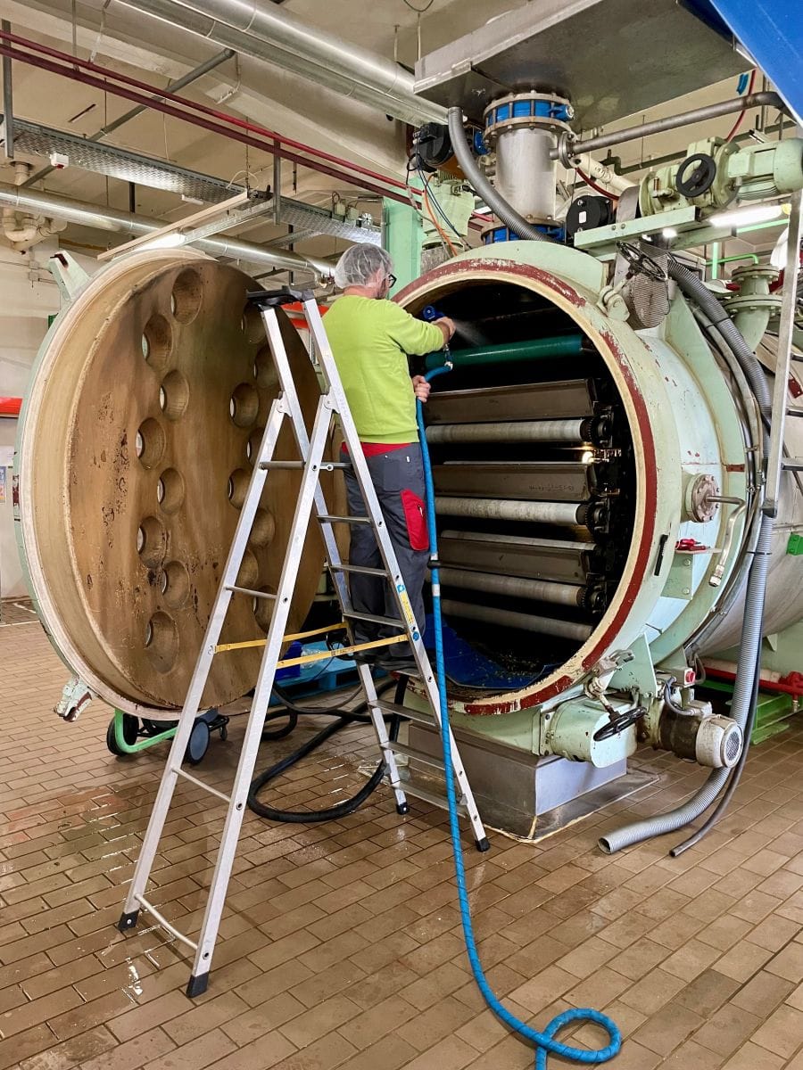 Bild einer Maschine von SAH Alpenkräuter AG