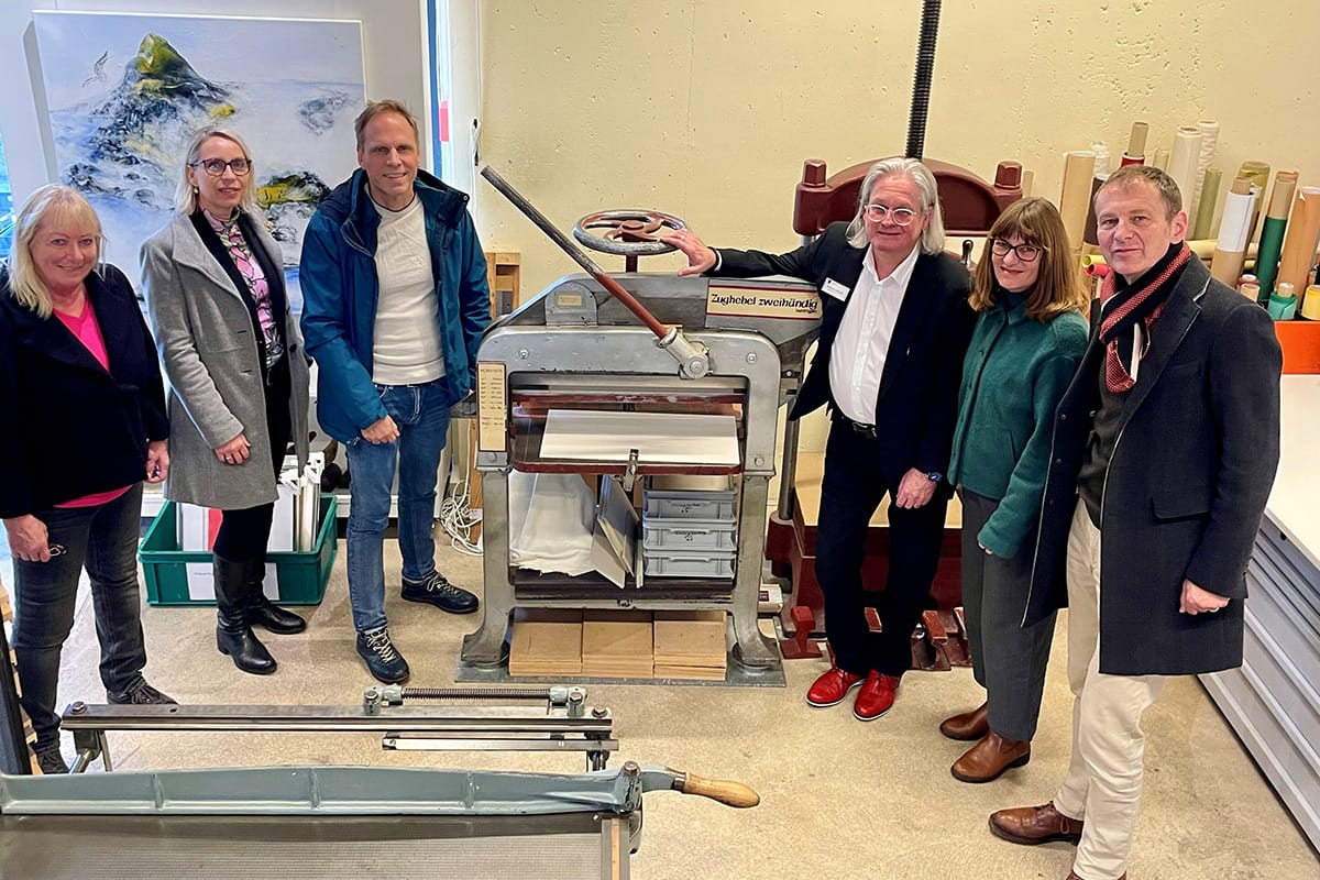 Gruppenfoto in der Galerie Hodler