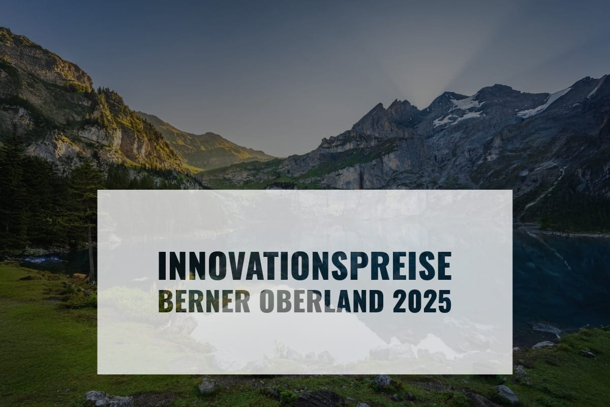 Titelbild Innovationspreise 2025 im Hintergrund eine bergige Landschaft mit leuchtend grünen Wiese.