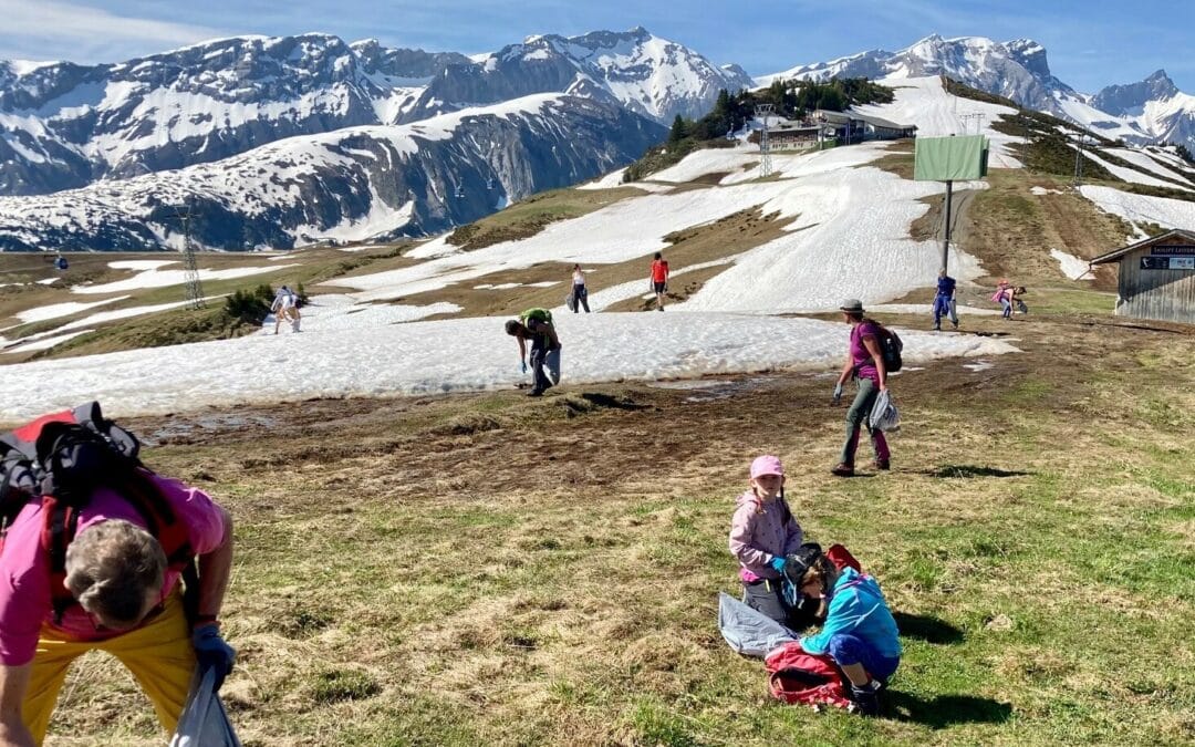 Clean-Up Tour putzt Schweizer Pisten und Wanderwege