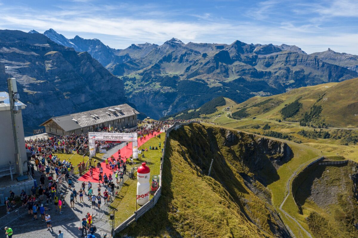Dario Cologna läuft am Jungfrau-Marathon mit