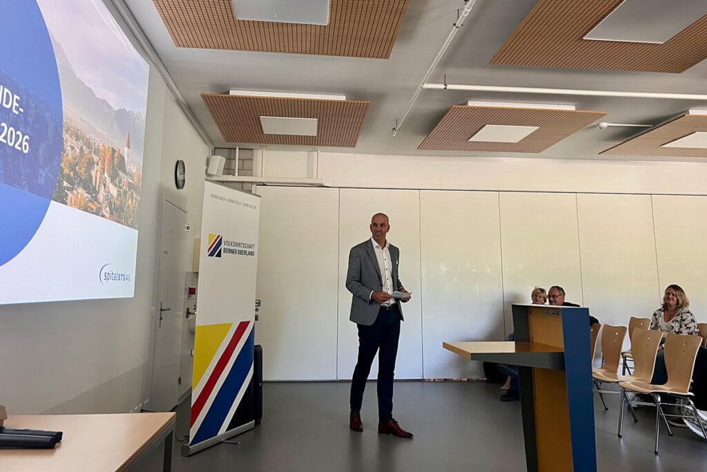 Spital STS AG-CEO David Roten am Gesundheitsforum Berner Oberland.