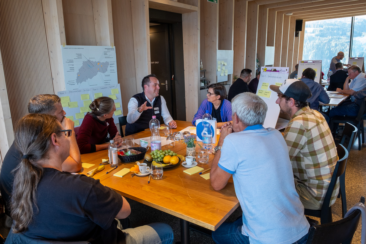 2026.10.22_Runder-Tisch-BuT-Tischdiskussion-5@1200px