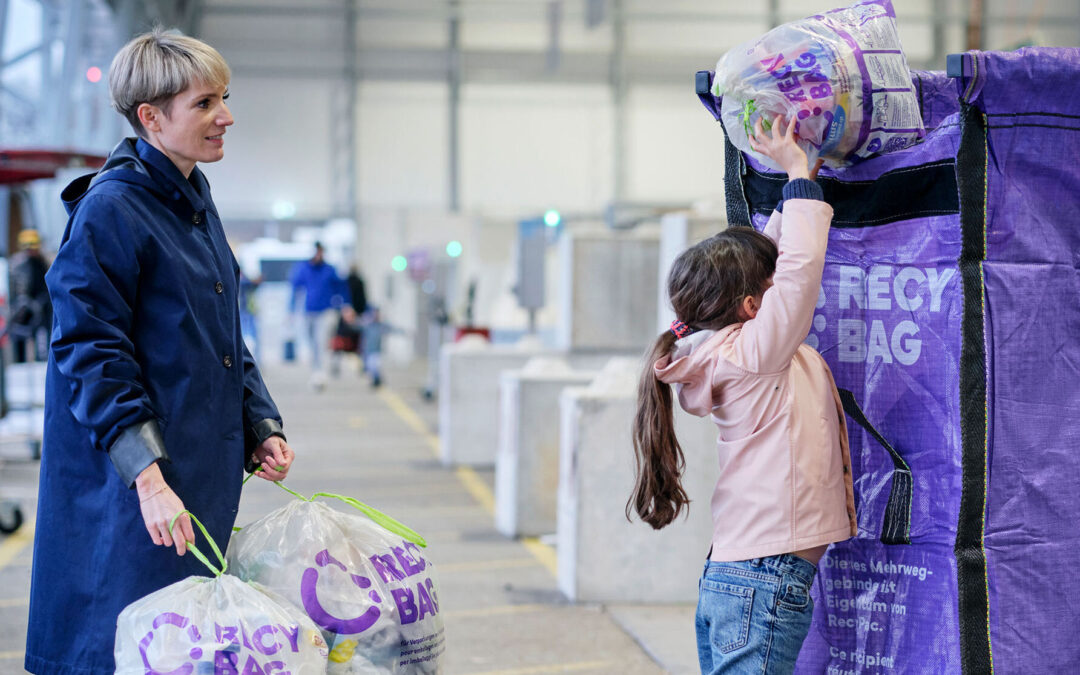 AVAG und RecyPac binden im Kanton Bern Detailhandel in Plastiksammlung ein